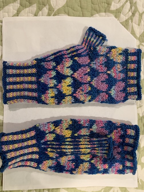 Nina Simonowicz just finished this pair of fingerless mitts.