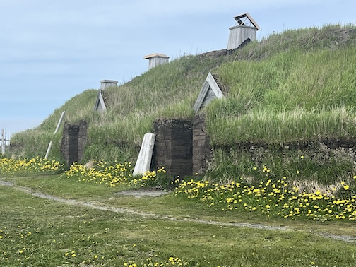 A Labrador housing solution by Lonnie Dupre. He and Pascale Marceau are on their way to Greenland. To read more about their journey, click here: