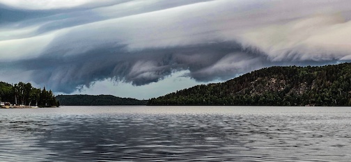 The storm arrives by Sandra Updyke.