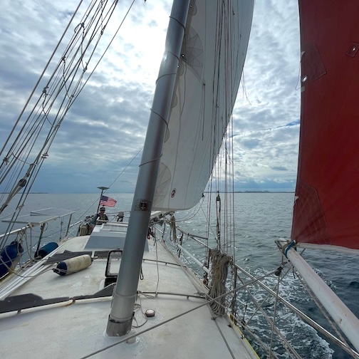 Headed for Belize, Photo by Dave and Ay Freeman.