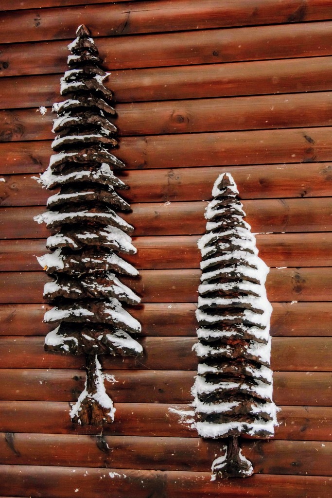 Snow decoration by Carl Anderson.