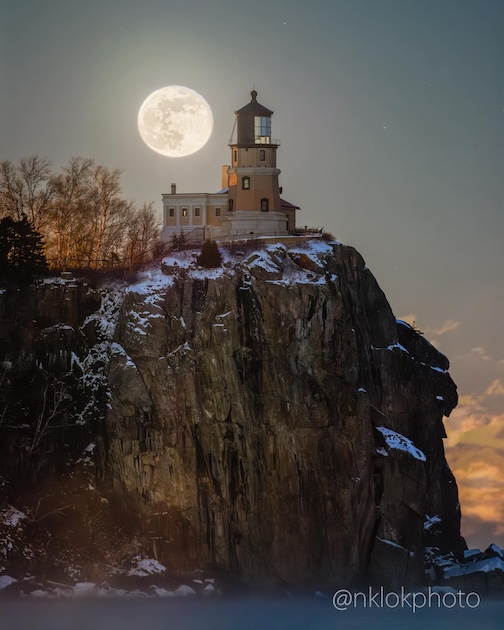 Super Wolf Moon by Nathan Klok..