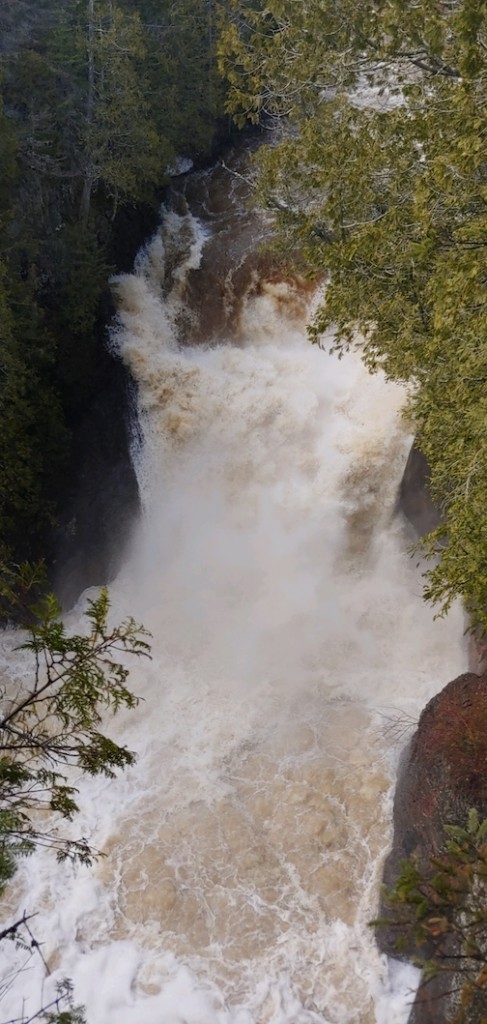Devil's Kettle disappeared  Kettle disappears ontheBrule on Saturday Photo by Jeremy Lopez